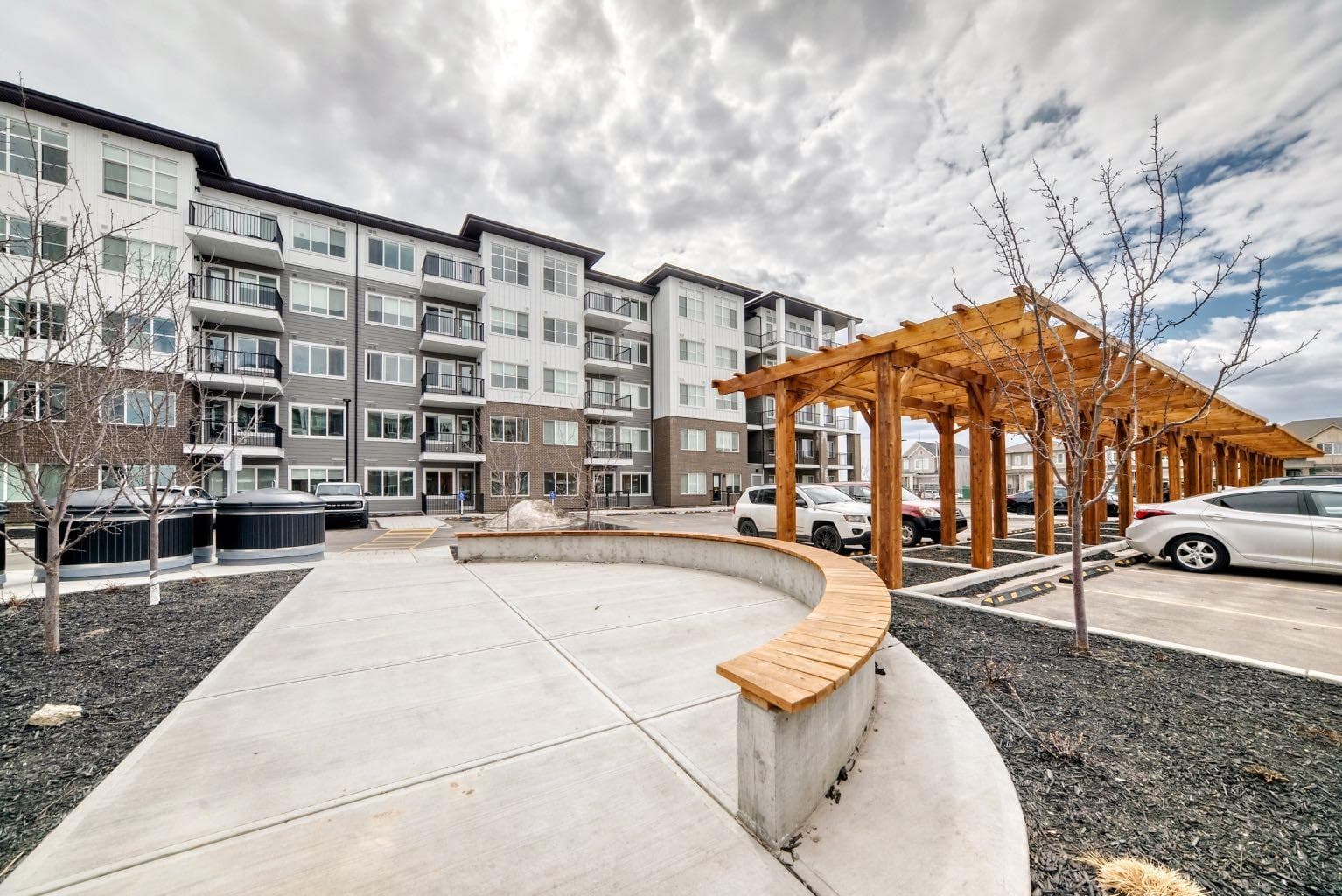 1206, 44 Skyview Parkway NE