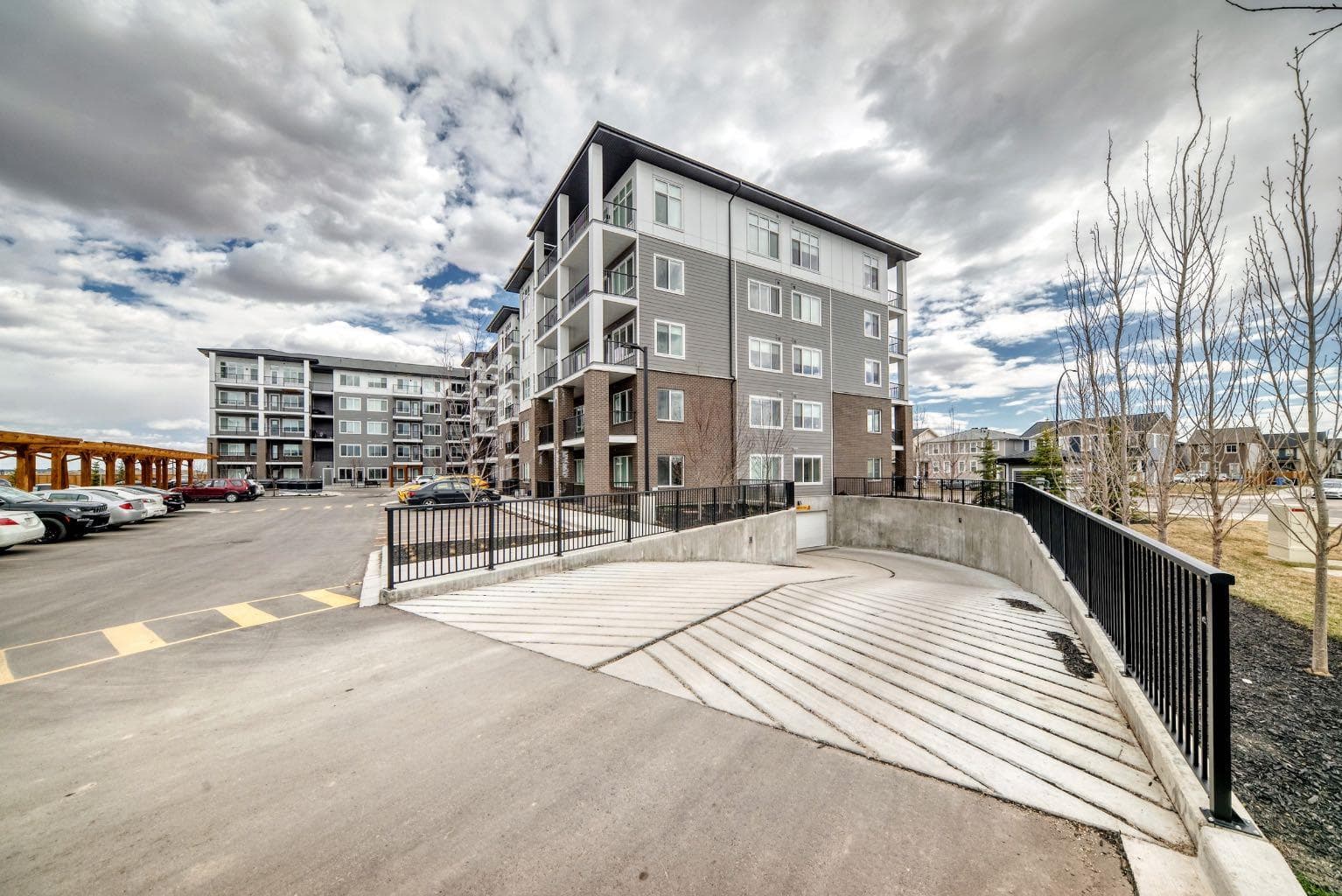 1206, 44 Skyview Parkway NE