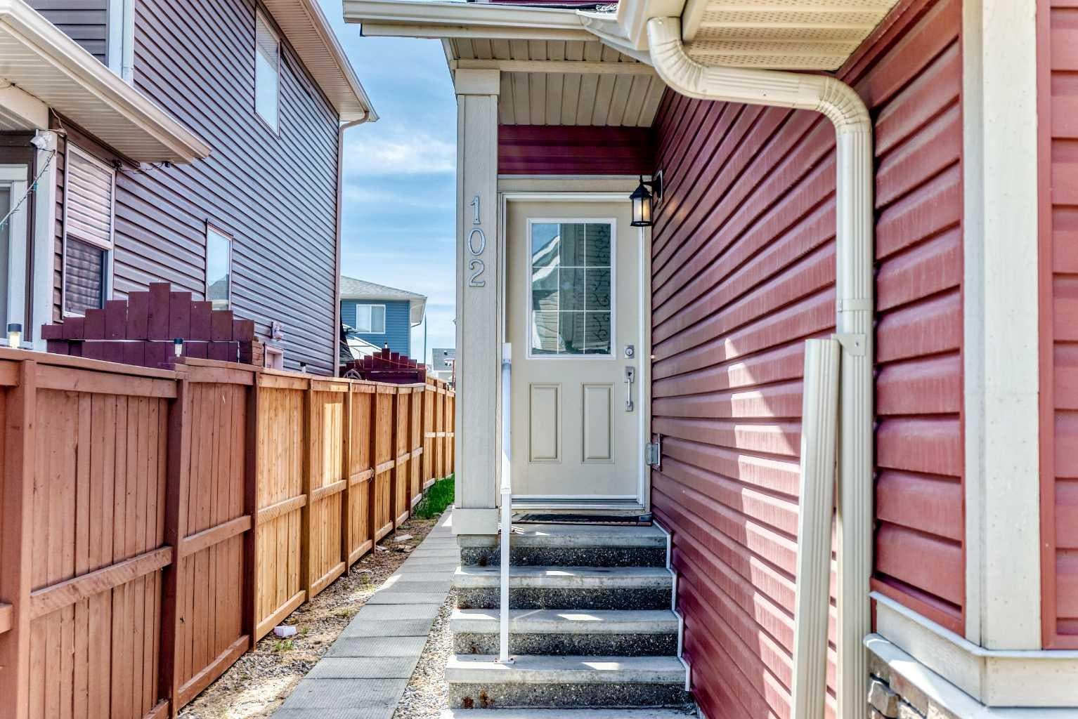 102 Saddlelake Terrace NE