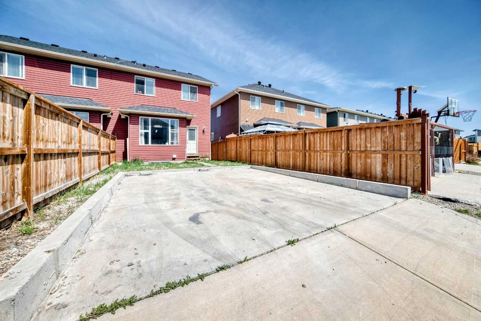 102 Saddlelake Terrace NE