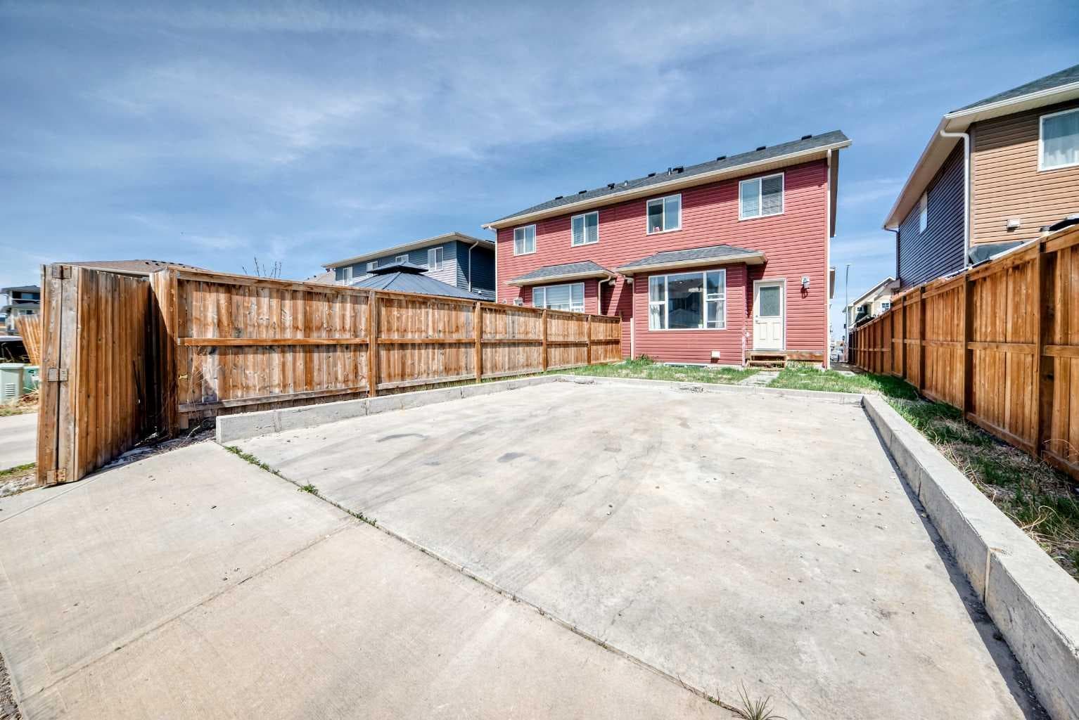 102 Saddlelake Terrace NE