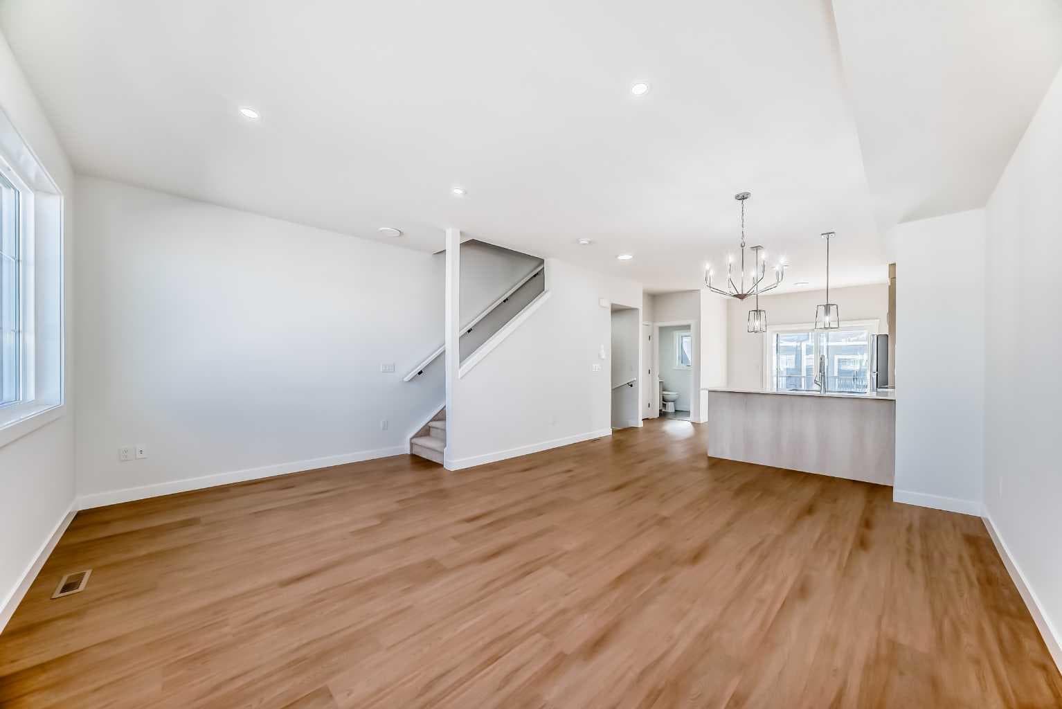 21 Cornergate Place NE
