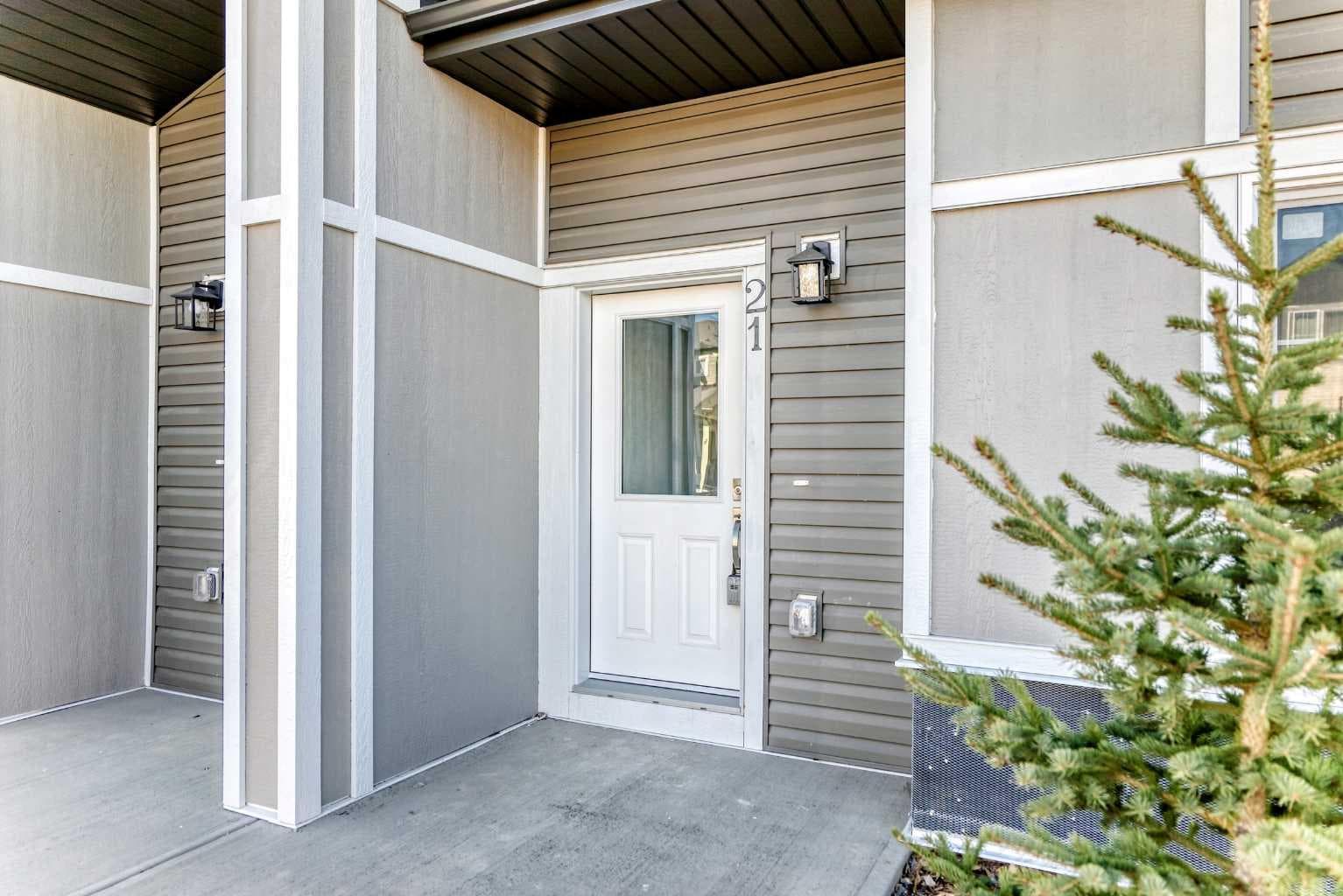 21 Cornergate Place NE