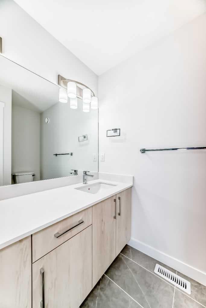 21 Cornergate Place NE