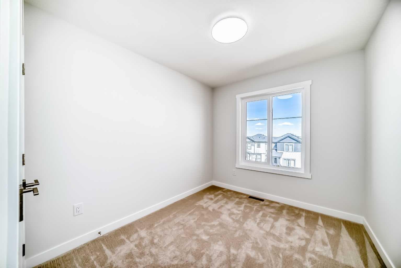 21 Cornergate Place NE