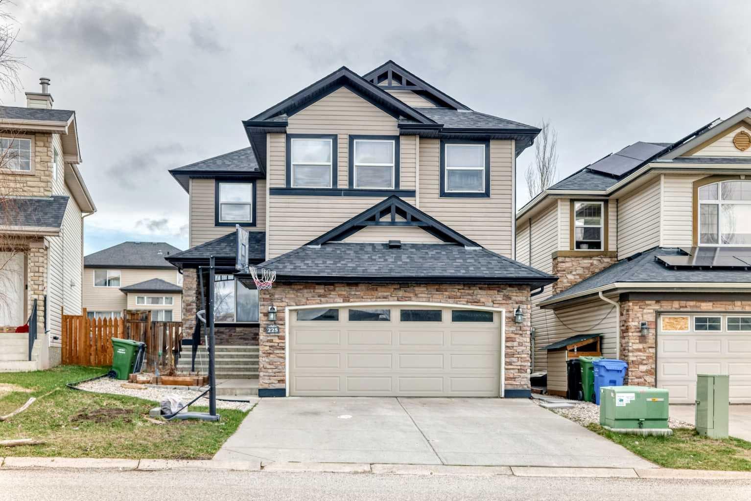 225 Kincora Heights NW