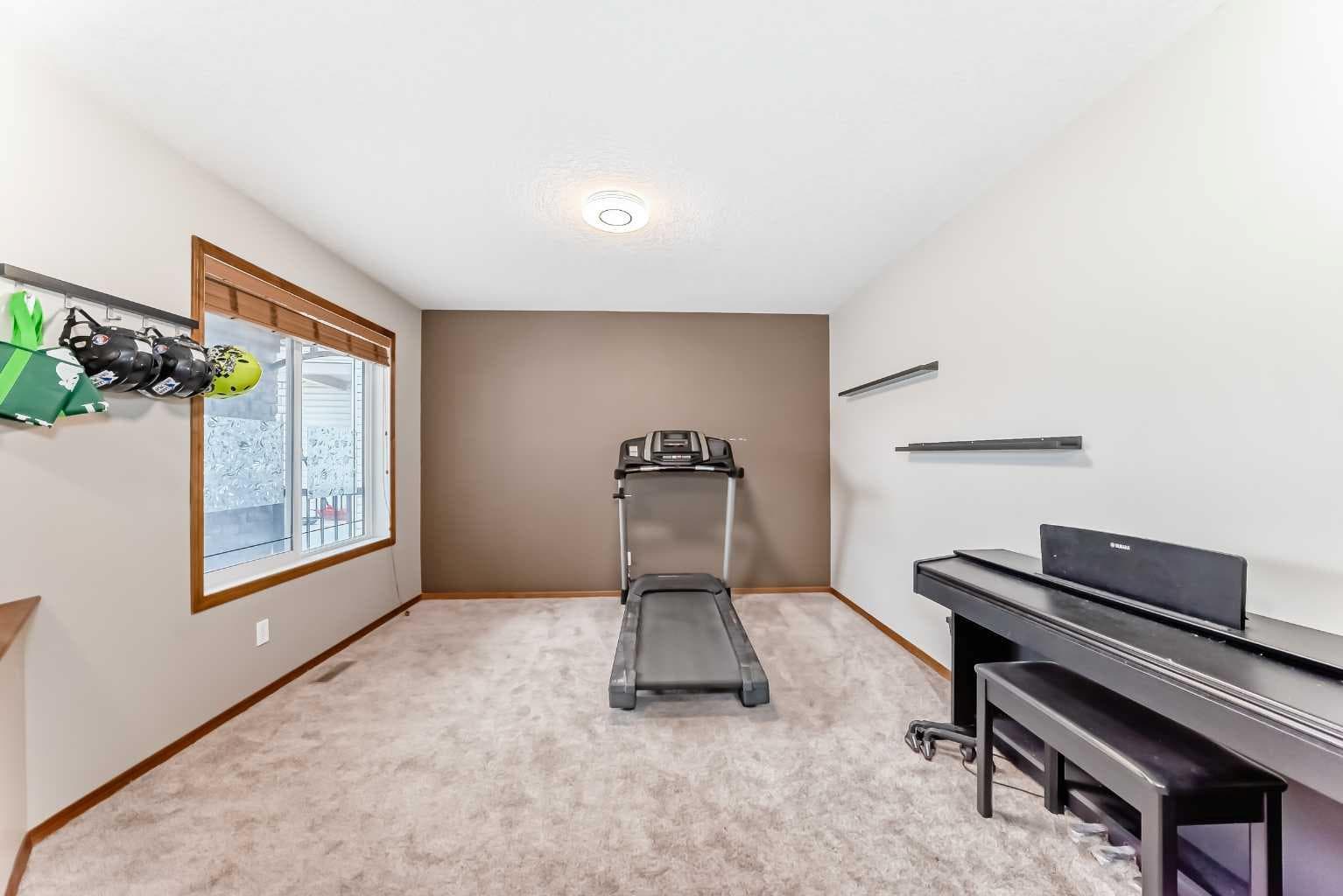 225 Kincora Heights NW
