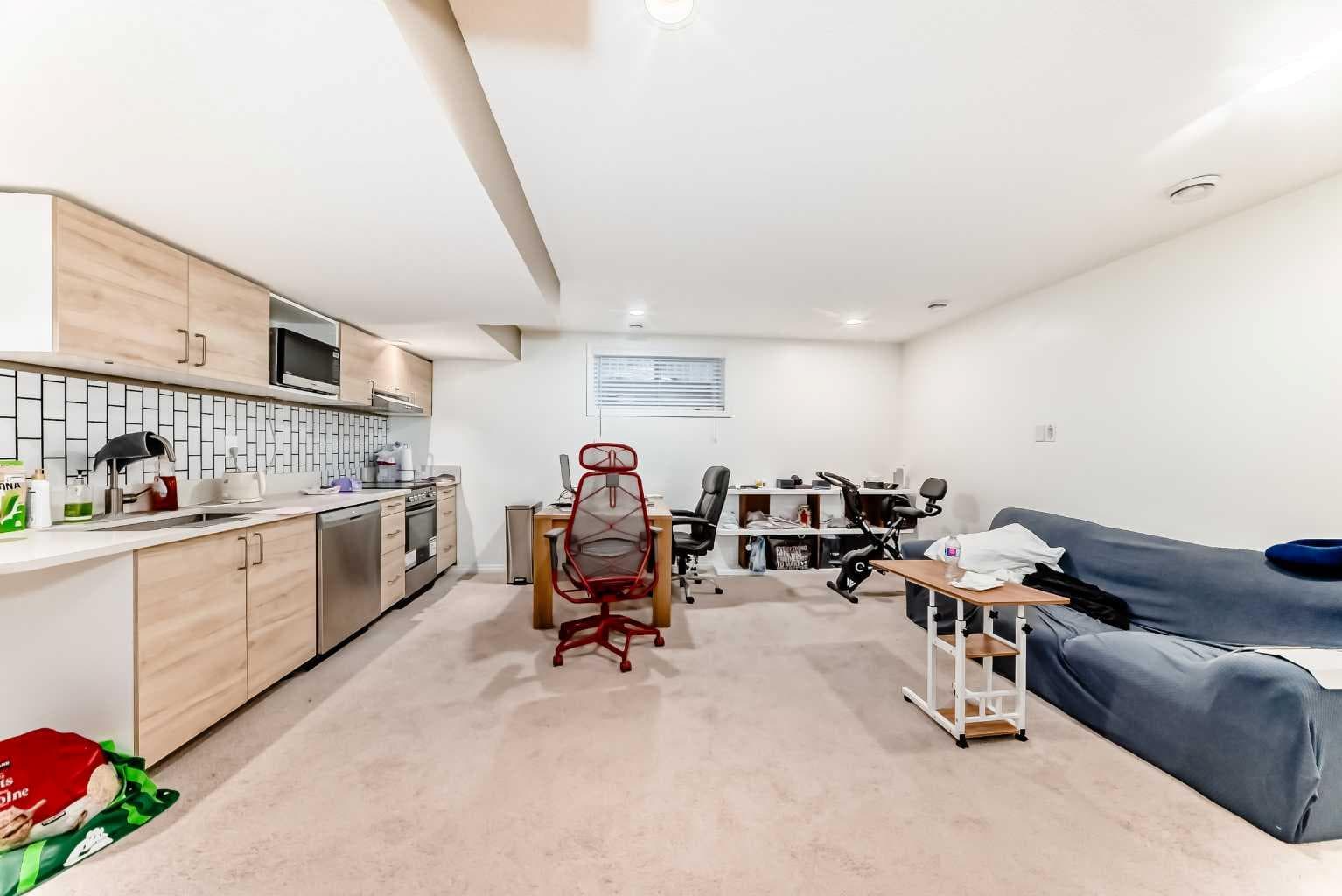 225 Kincora Heights NW