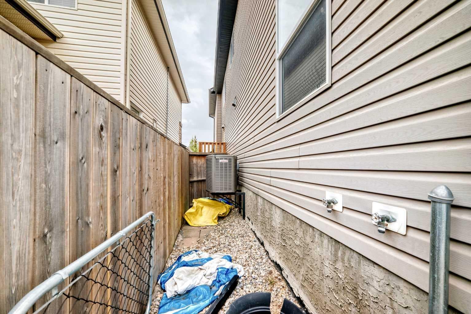 225 Kincora Heights NW