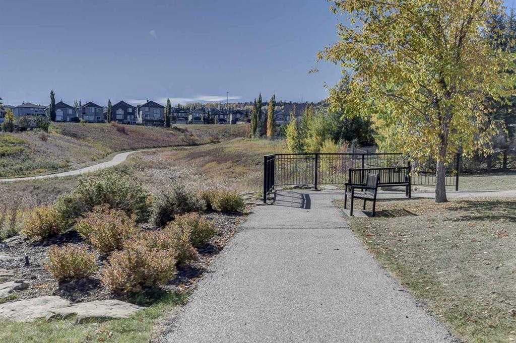 225 Kincora Heights NW