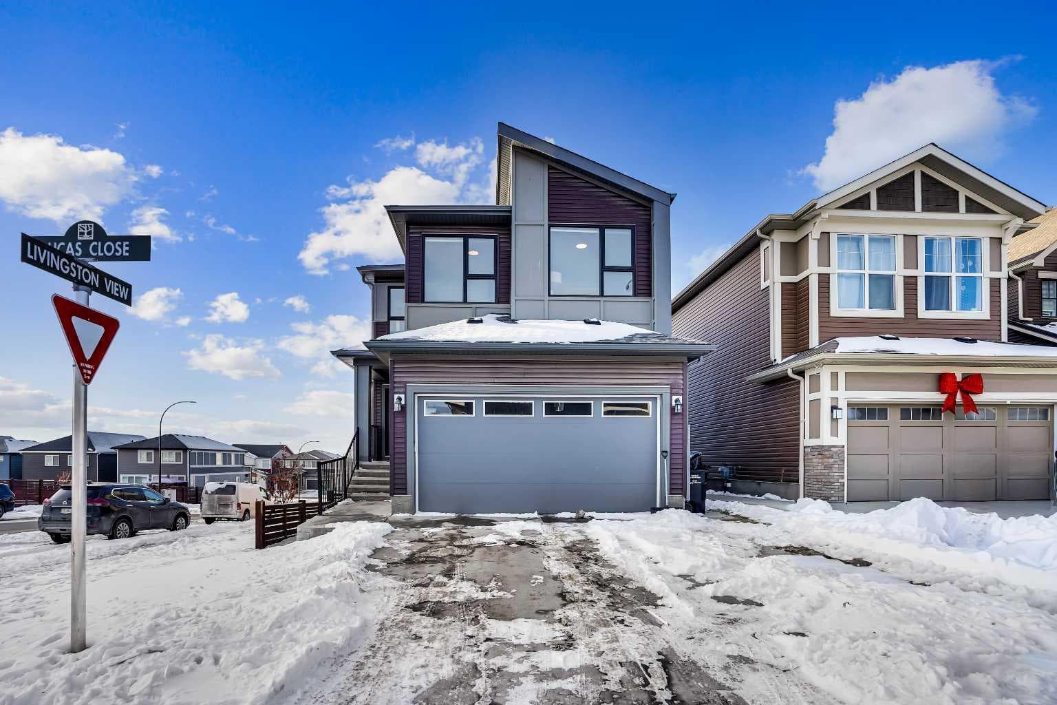 210 Lucas Close NW