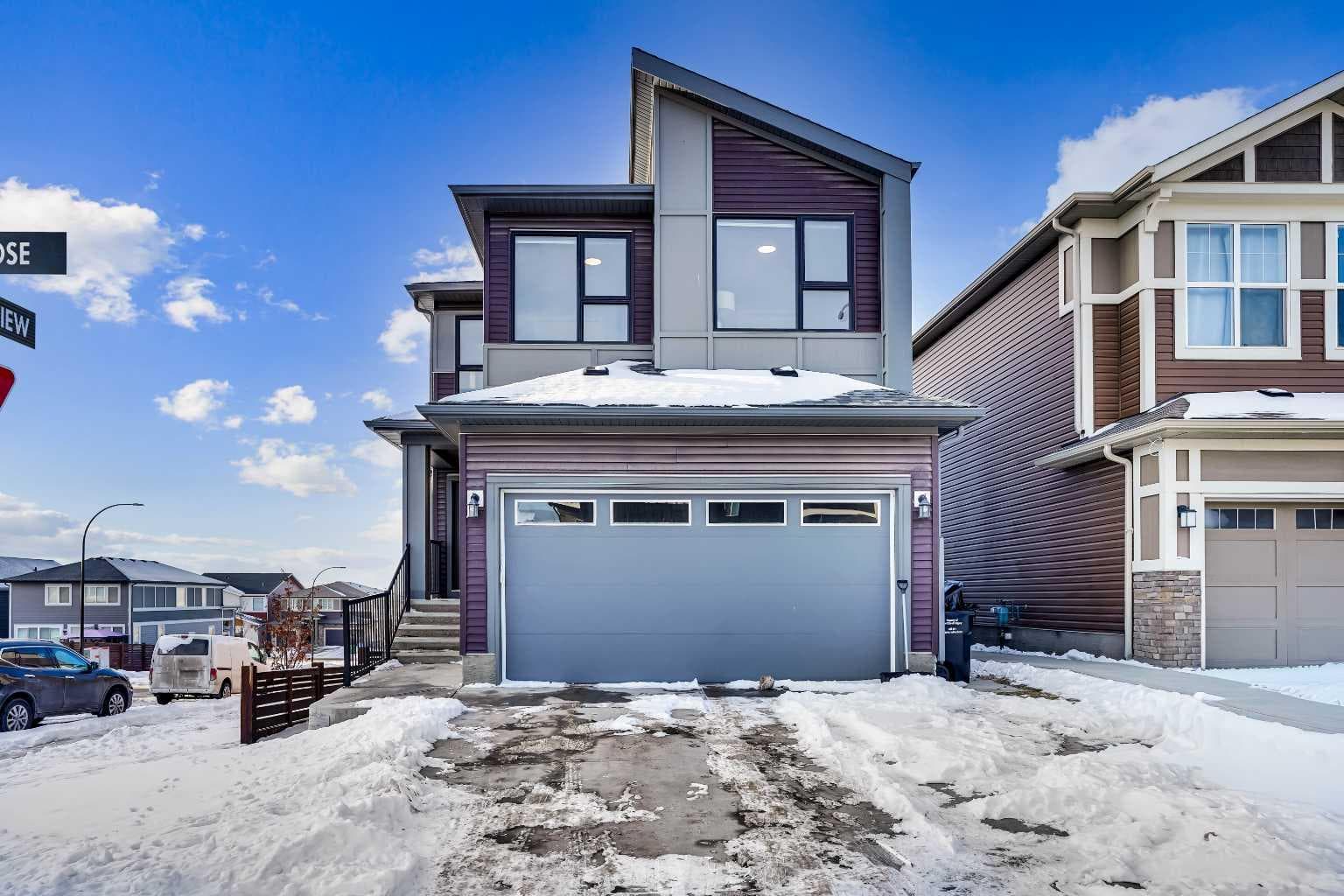 210 Lucas Close NW