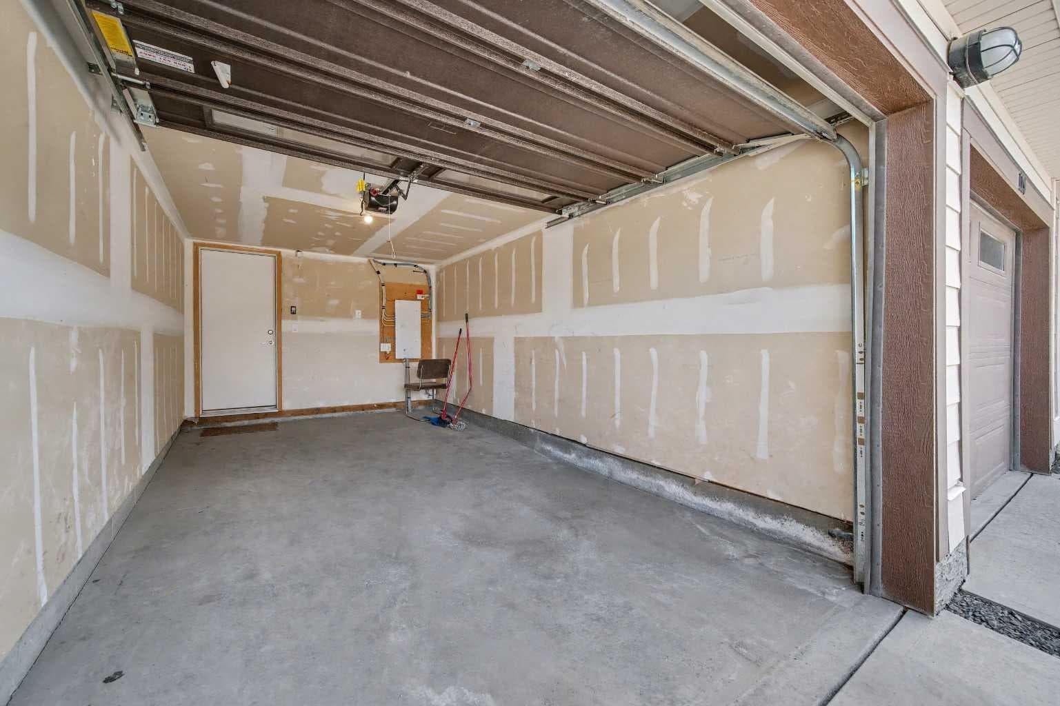 117 Livingston Common NE