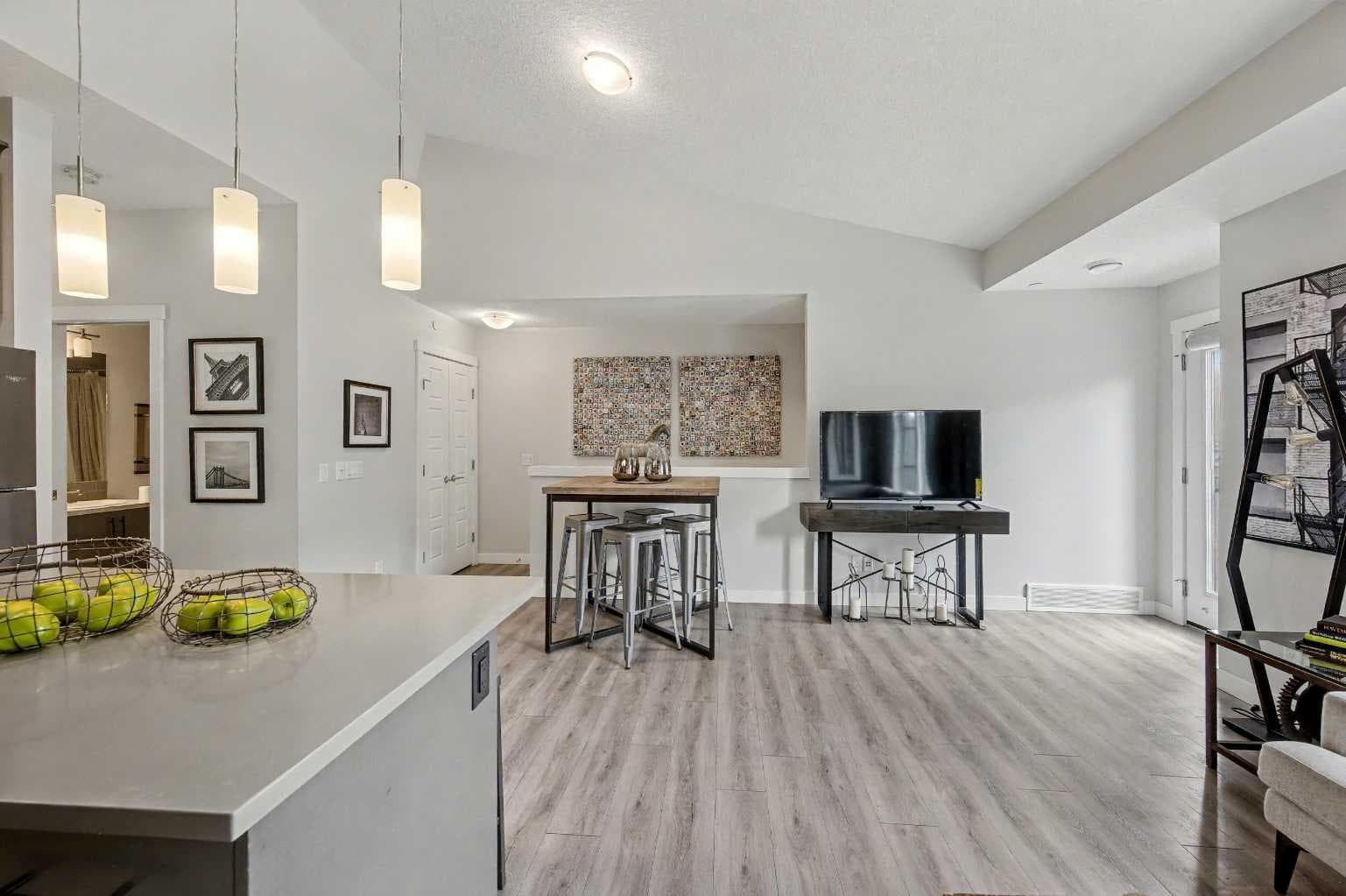 117 Livingston Common NE