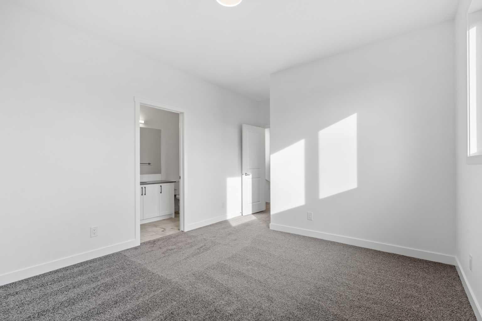79 Eston Lane SE