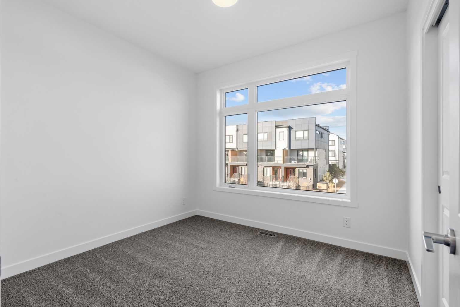 79 Eston Lane SE