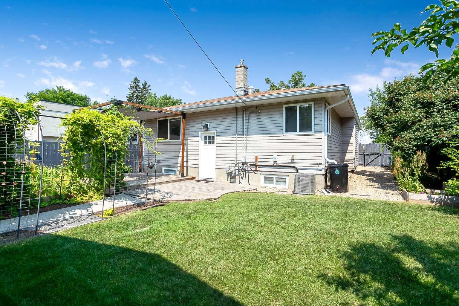 95 Hillgrove Crescent SW