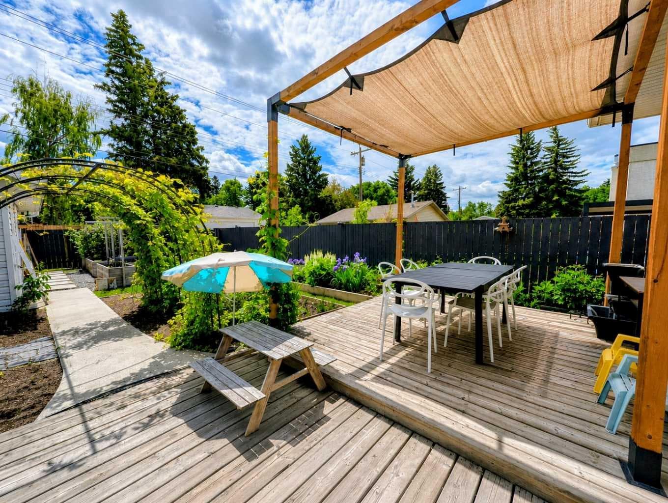 95 Hillgrove Crescent SW