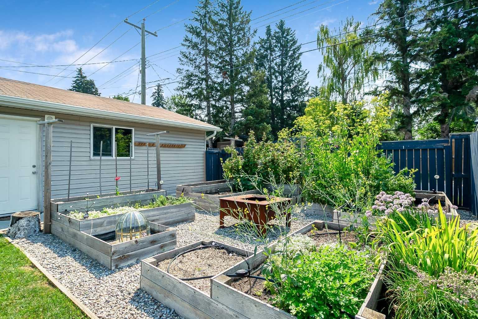 95 Hillgrove Crescent SW