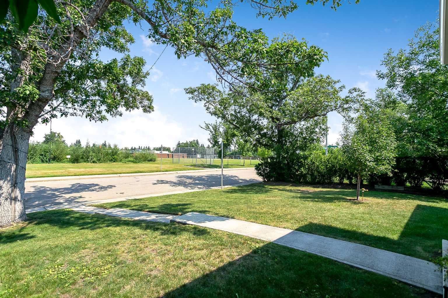 95 Hillgrove Crescent SW