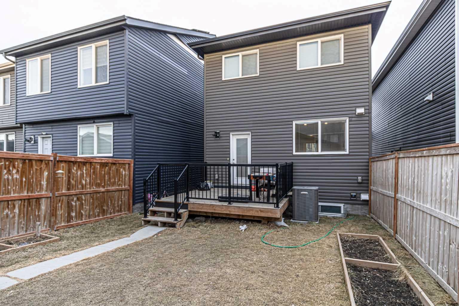 51 corner meadows Villas NE
