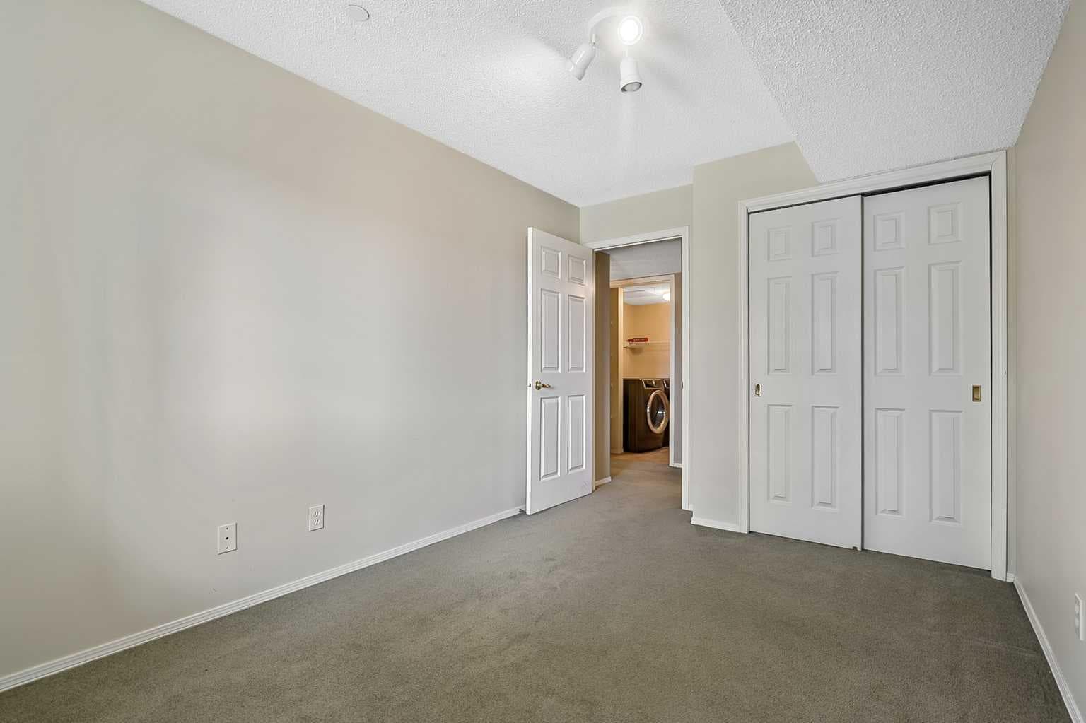 2206, 2206 Sienna Park Green SW