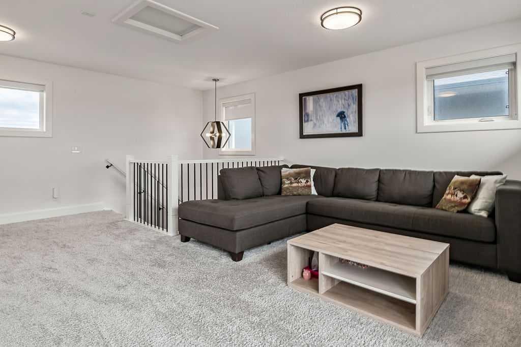 125 South Harmony Drive 