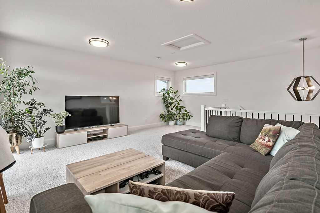 125 South Harmony Drive 