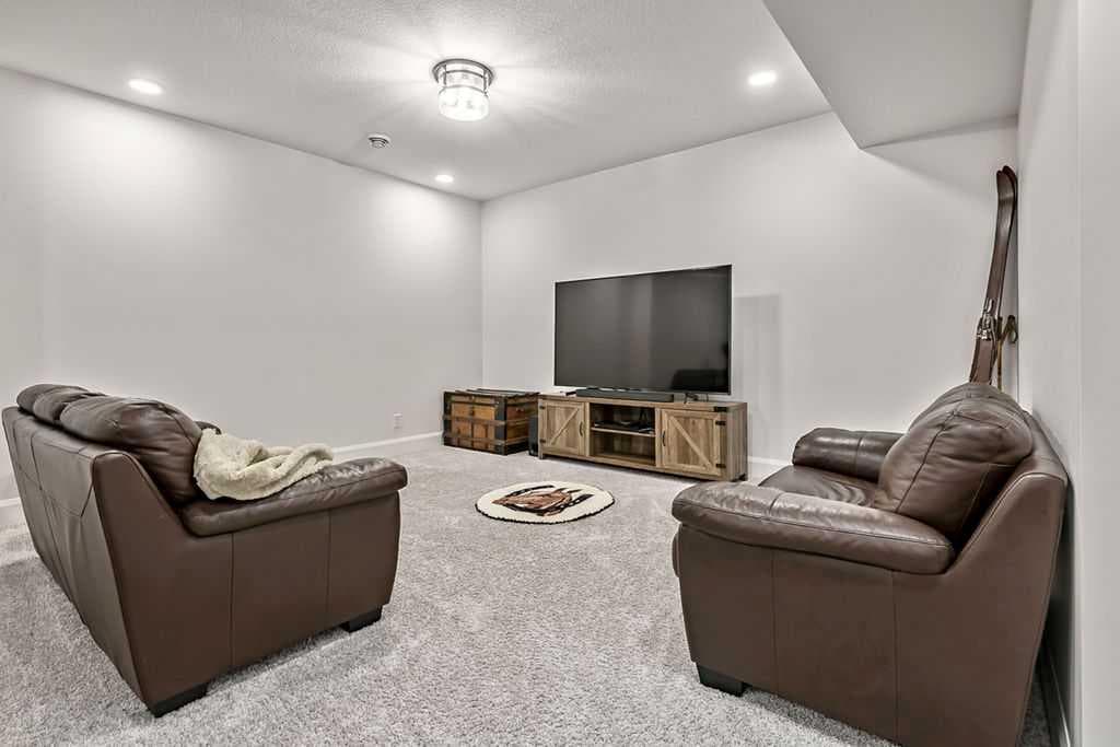 125 South Harmony Drive 