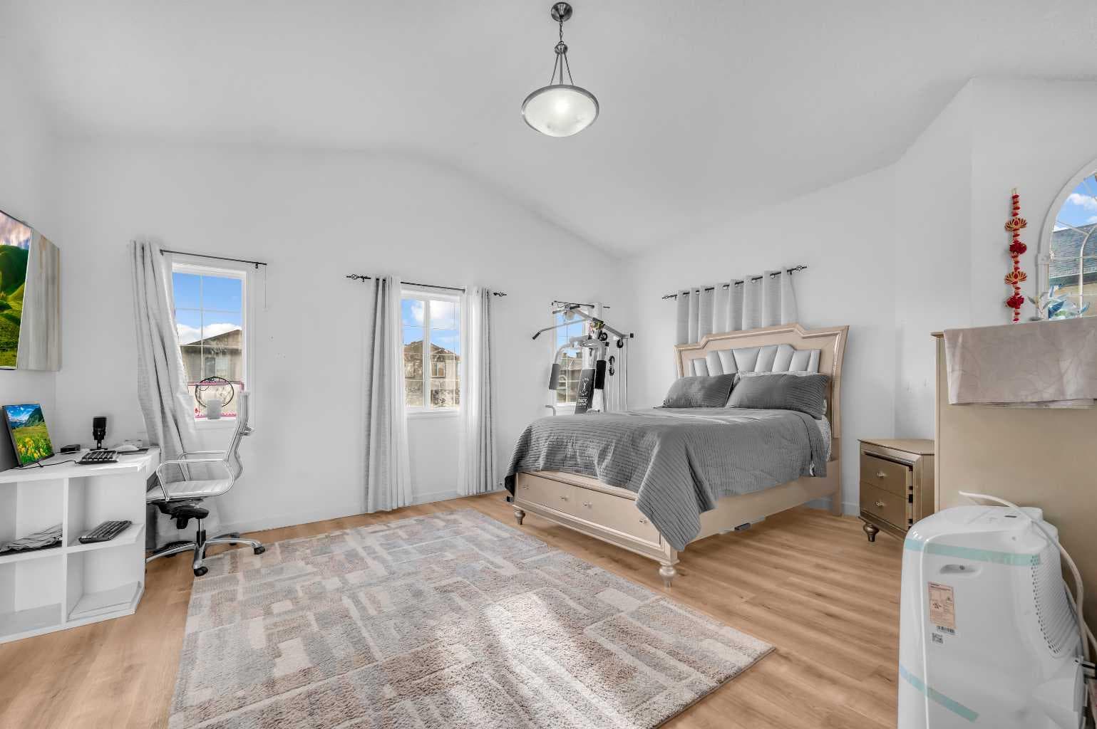 300 Taracove Estate Drive NE