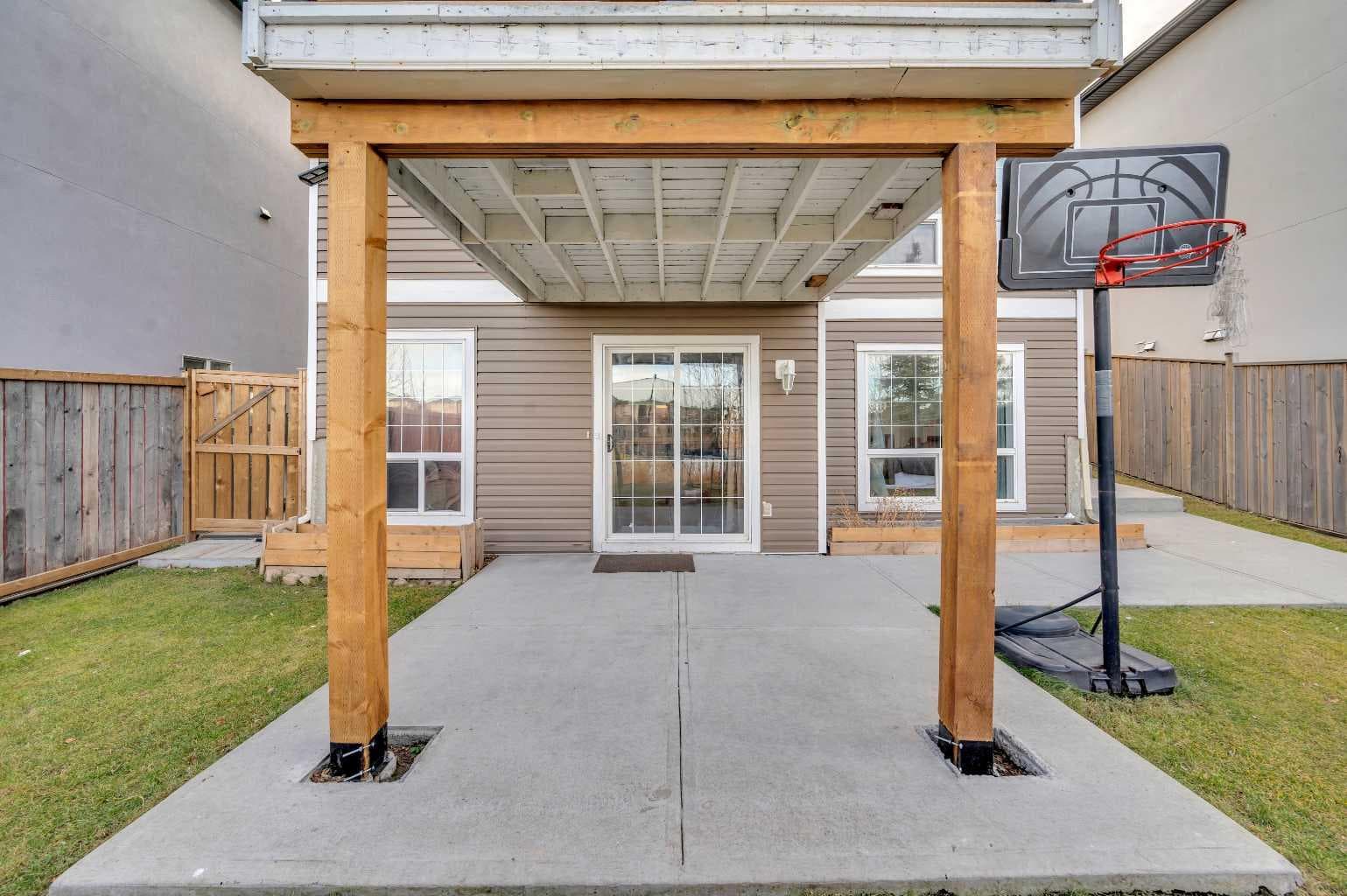 300 Taracove Estate Drive NE