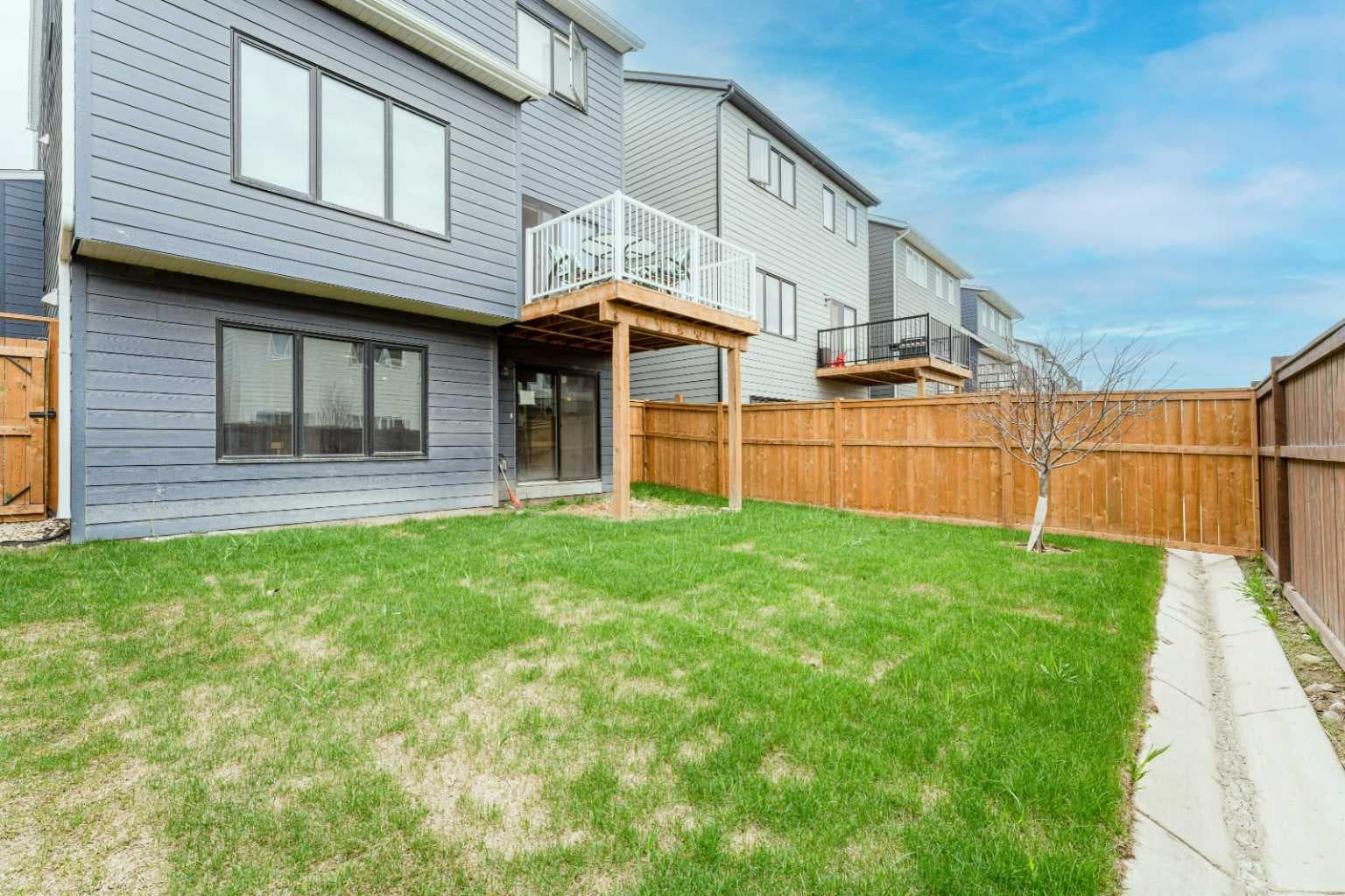 317 Baneberry Way SW