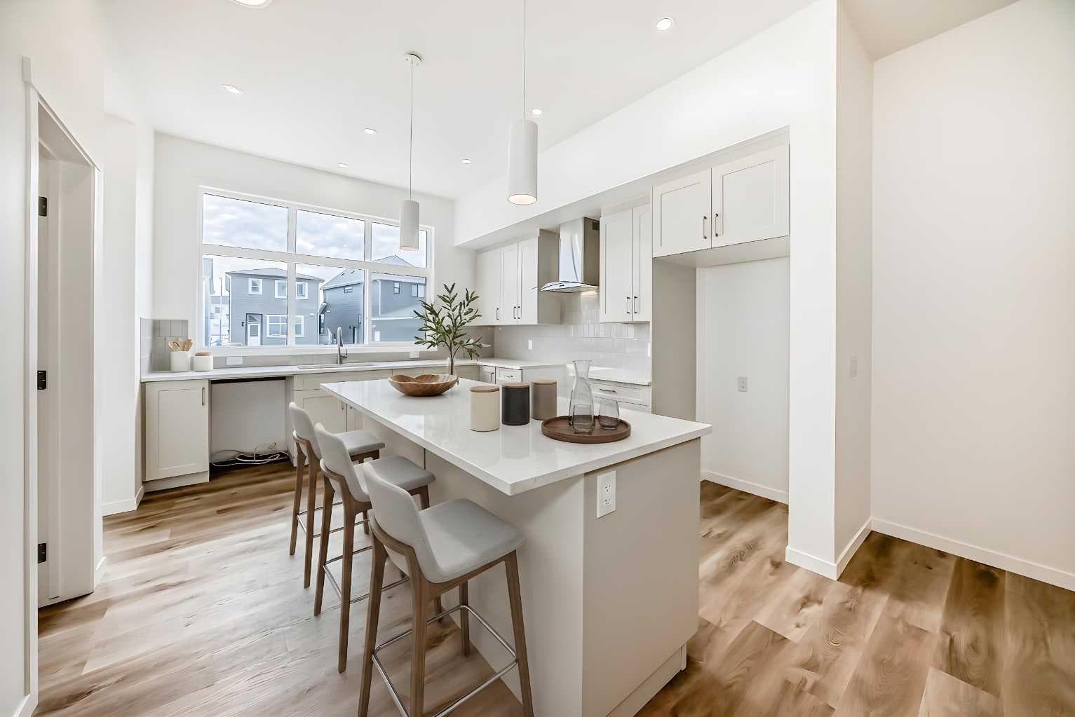 36 Mercado Road SE