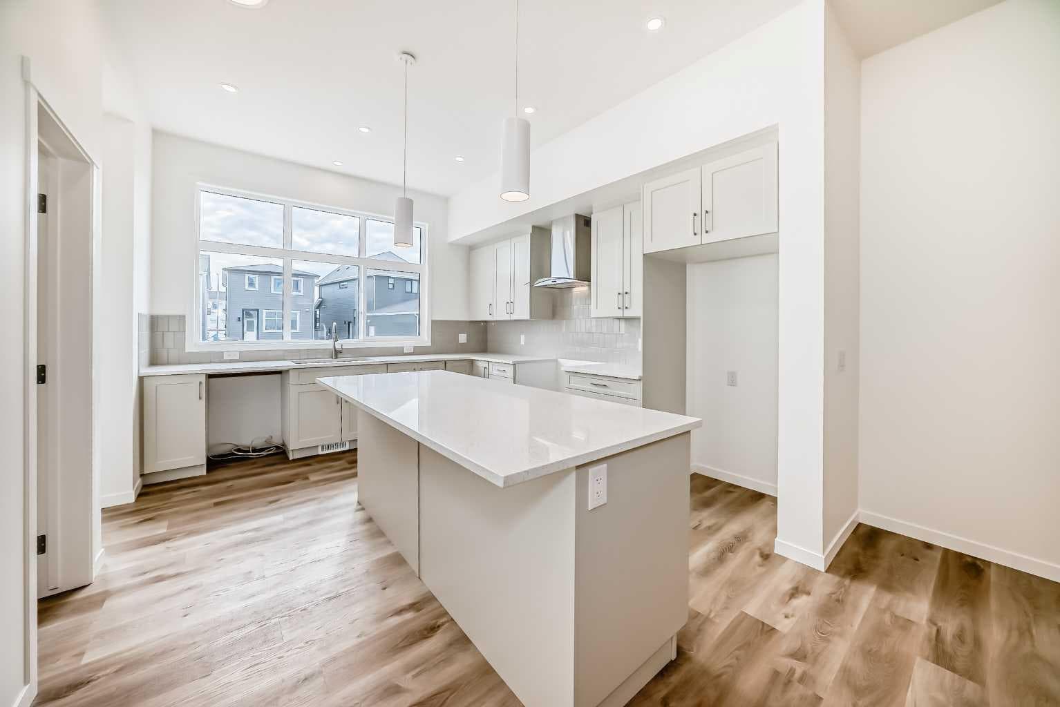 36 Mercado Road SE