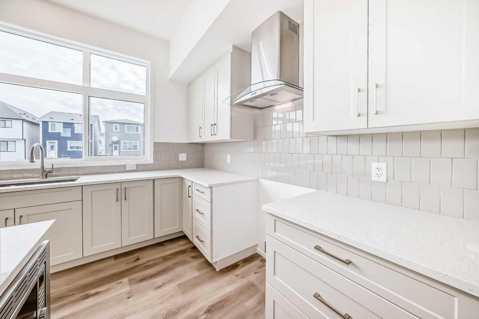 36 Mercado Road SE