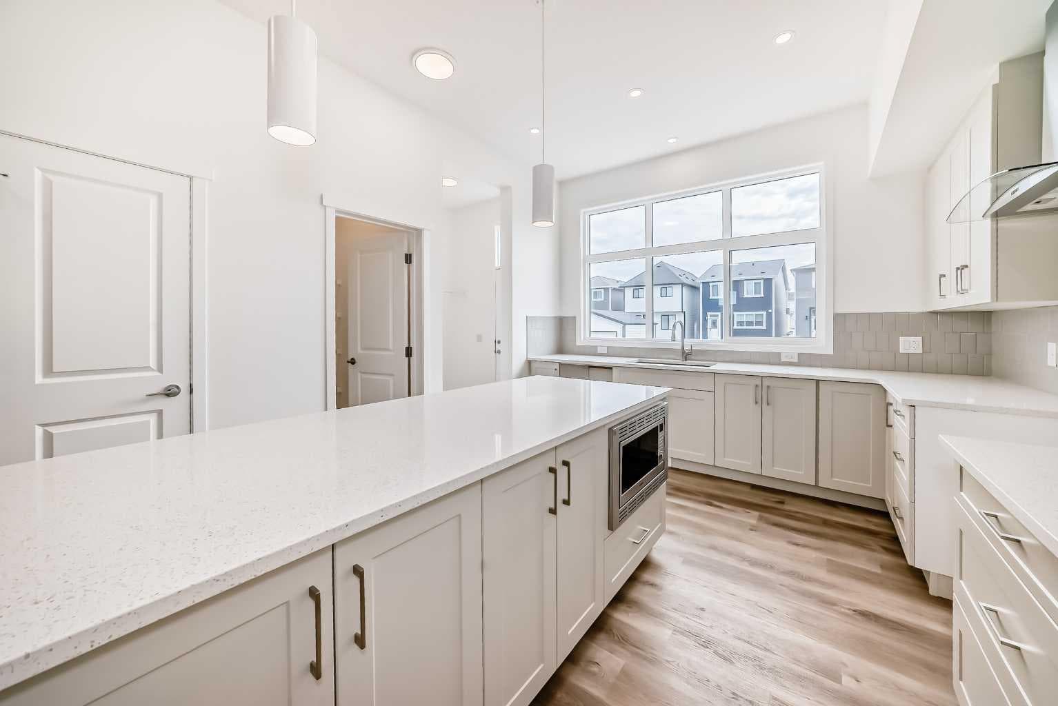 36 Mercado Road SE