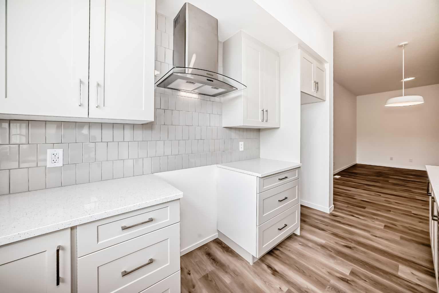 36 Mercado Road SE