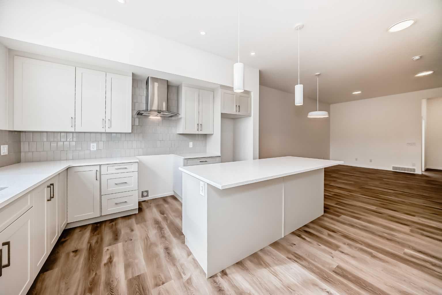 36 Mercado Road SE