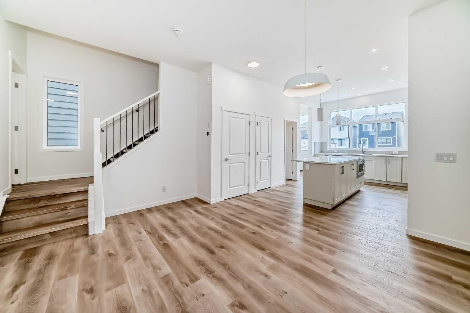 36 Mercado Road SE