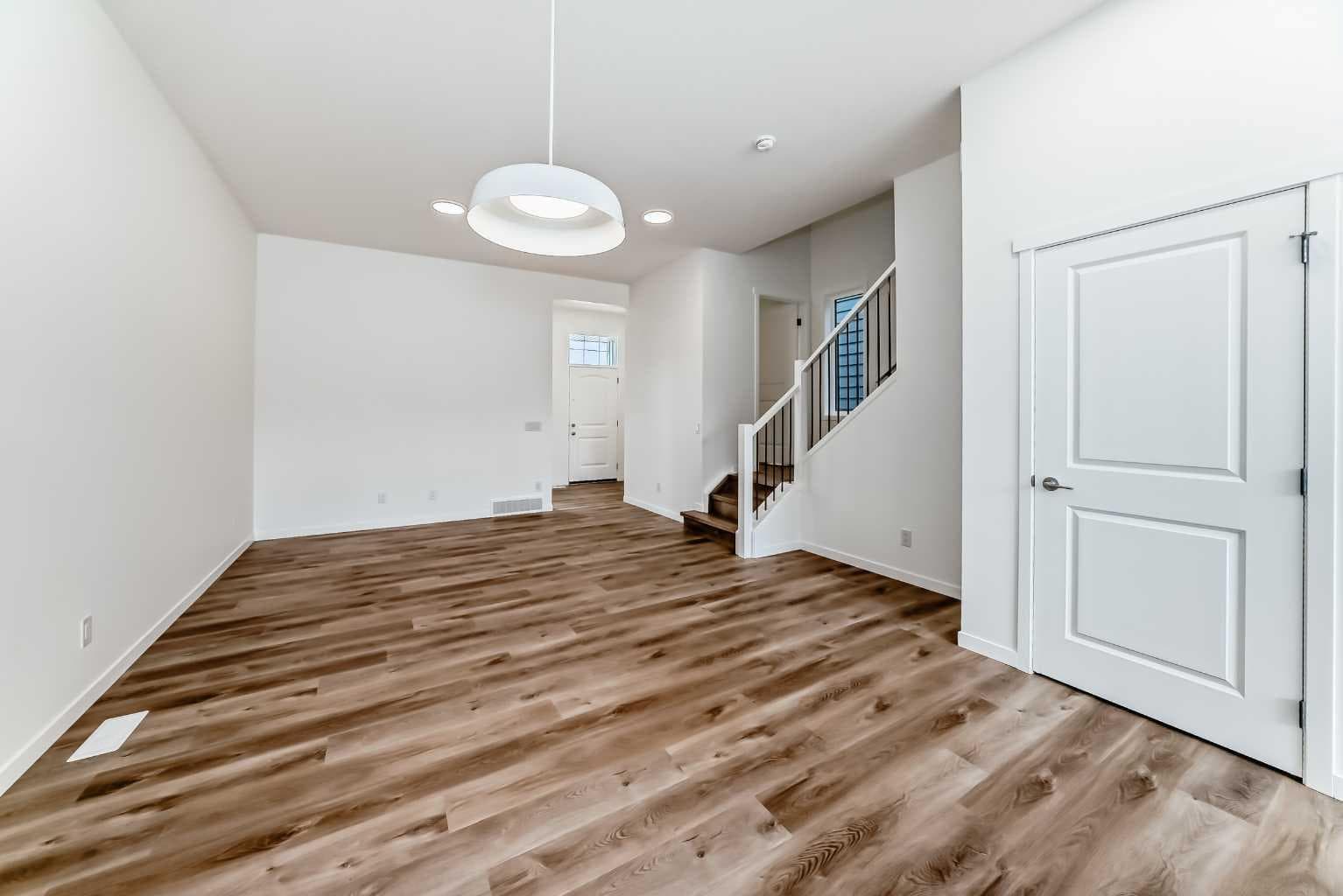 36 Mercado Road SE