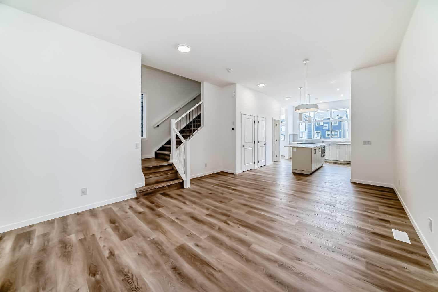 36 Mercado Road SE