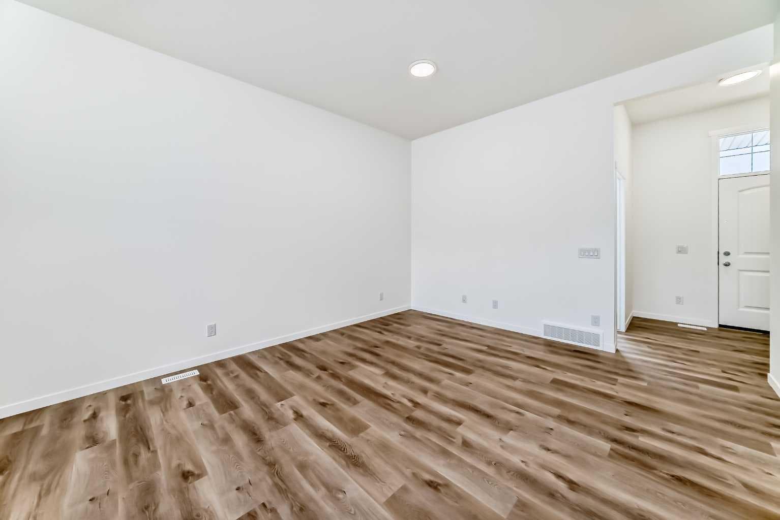 36 Mercado Road SE