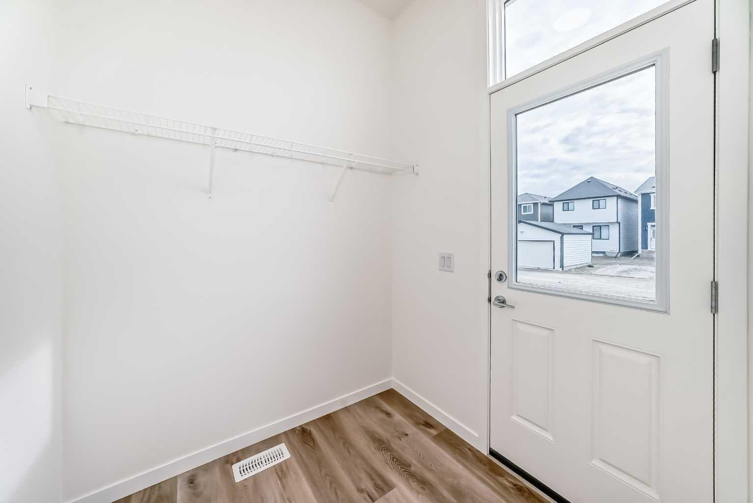 36 Mercado Road SE