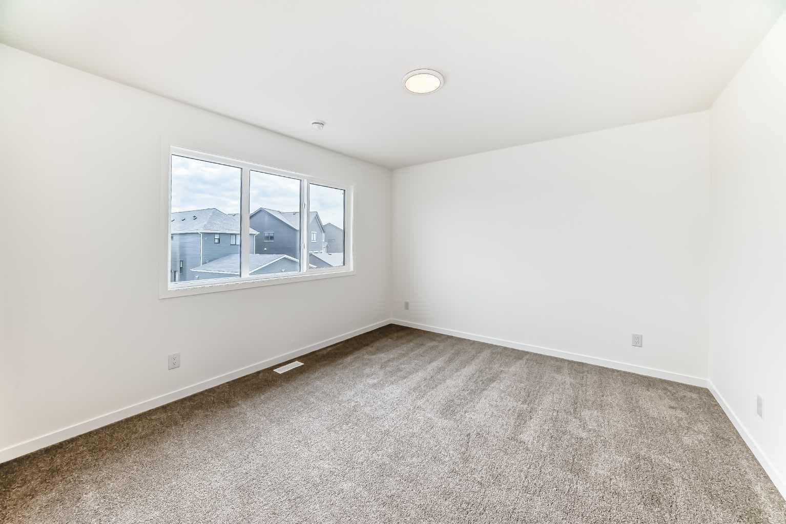 36 Mercado Road SE
