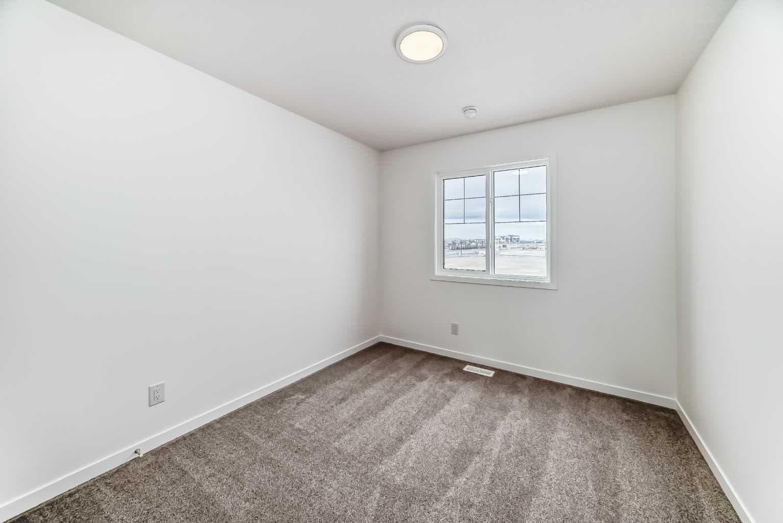 36 Mercado Road SE