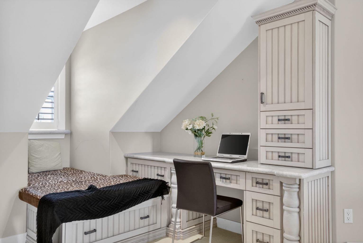 24 Ypres Mews SW