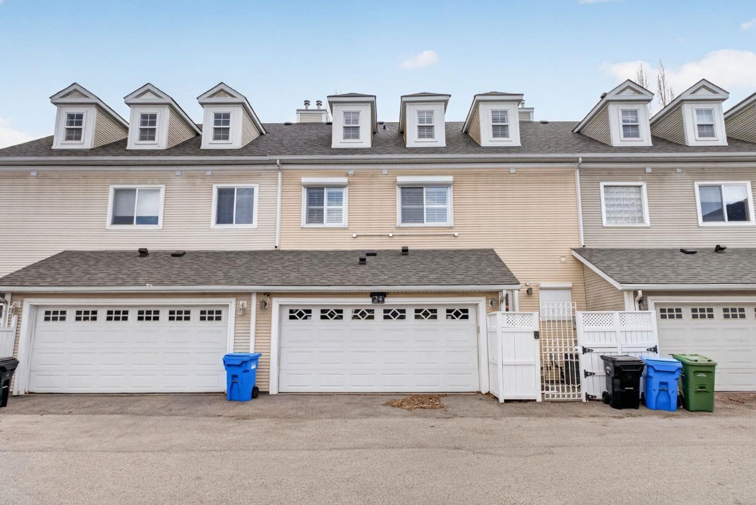 24 Ypres Mews SW