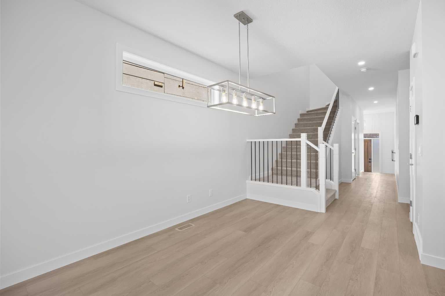 131 Greenwich Drive NW