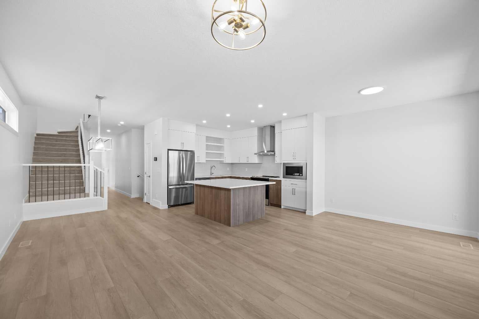 131 Greenwich Drive NW