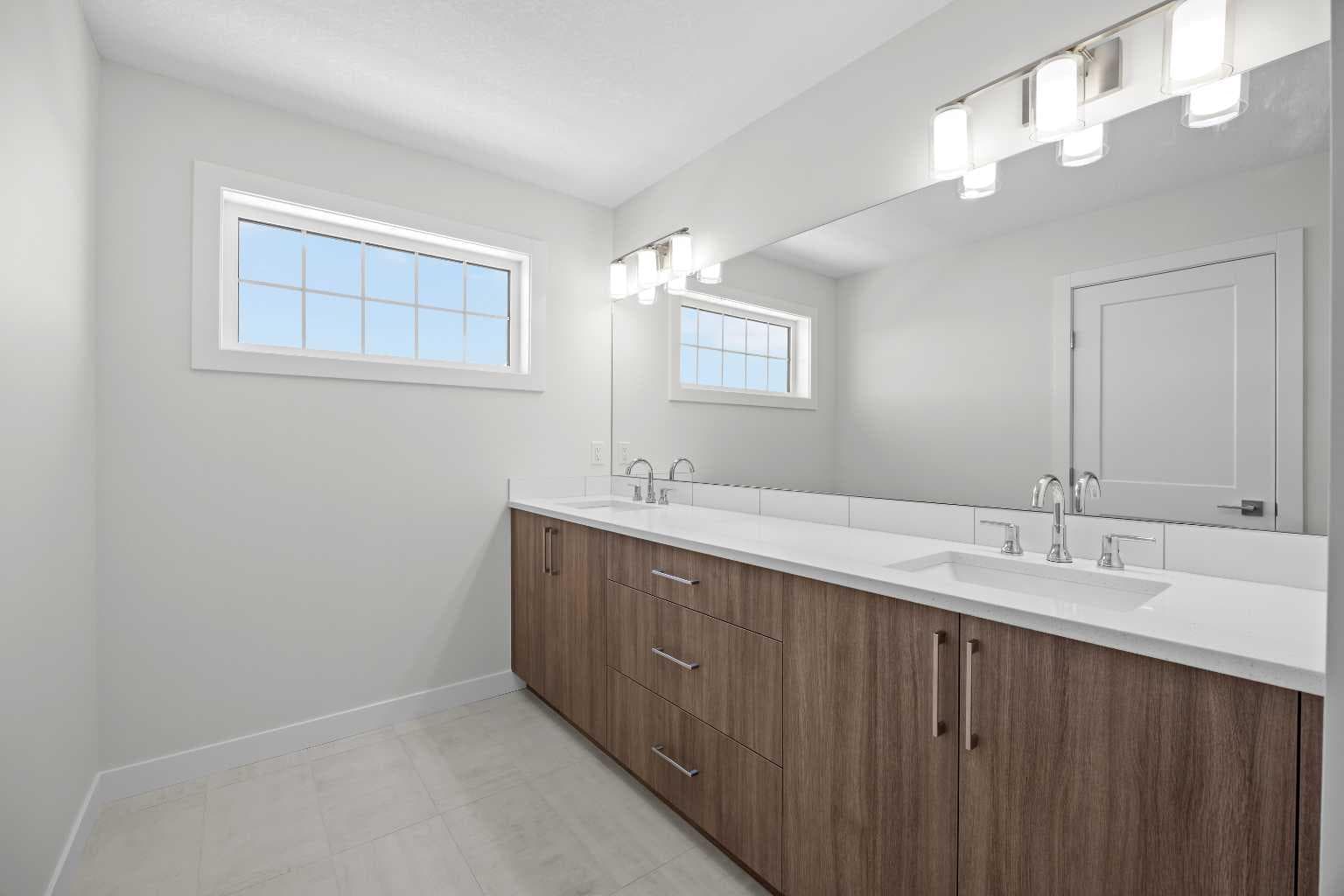 131 Greenwich Drive NW